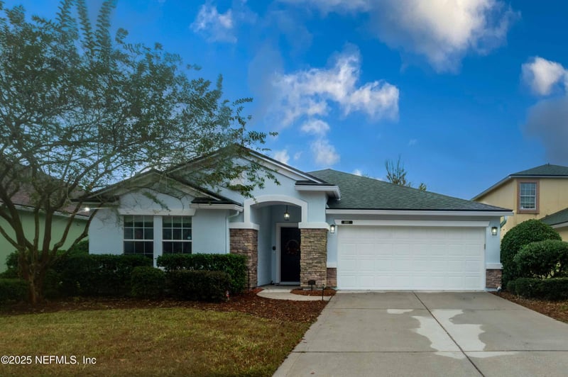 4667 Pine Lake Dr, Middleburg, FL 32068