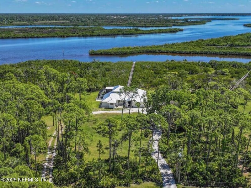 18 Riverfront Dr, Venice, FL 34293