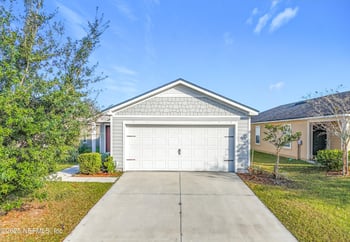 8189 Meadow Walk Ln, Jacksonville, FL 32256