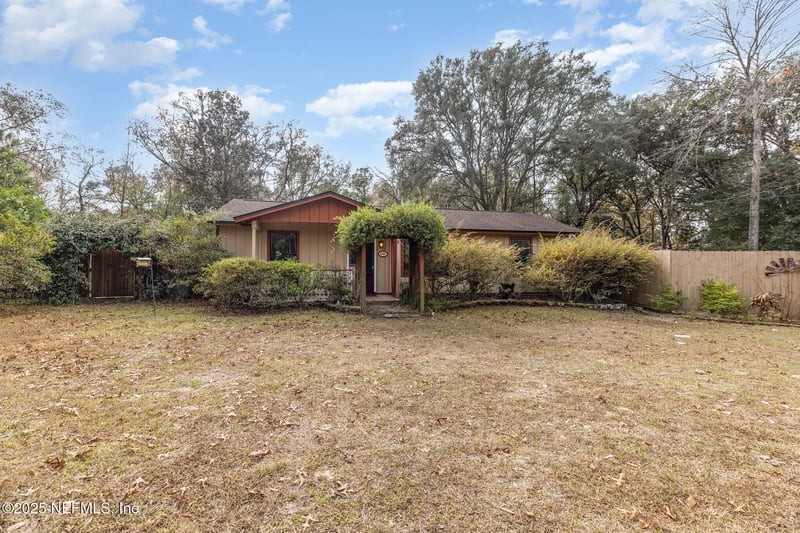 4341 Chokeberry Rd, Middleburg, FL 32068