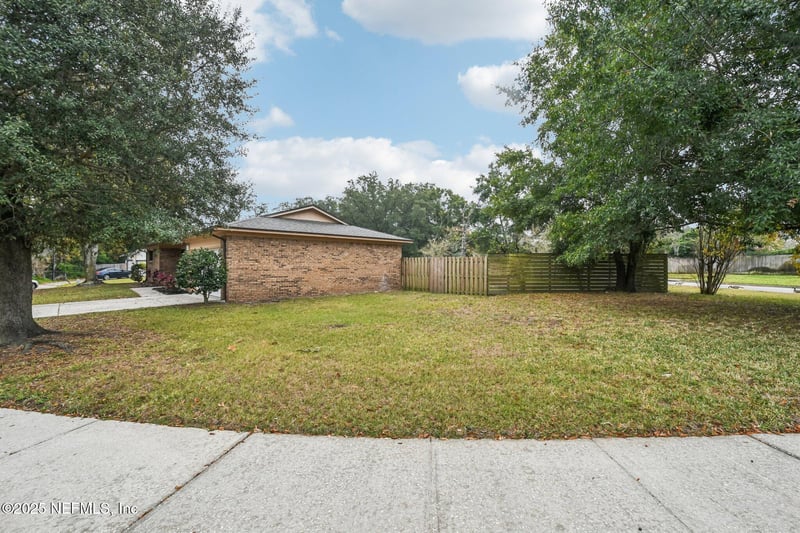 6026 Greenwillow Ct, Jacksonville, FL 32277