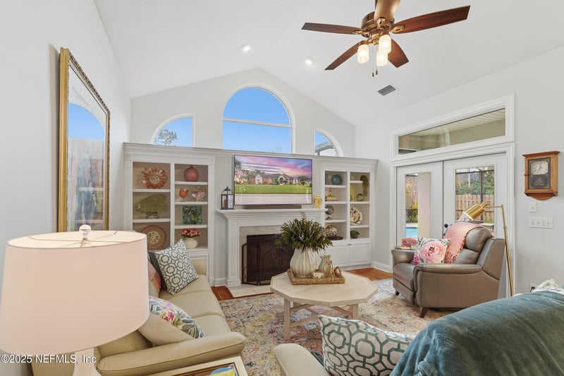 1113 Kingsland Ct, St Johns, FL 32259