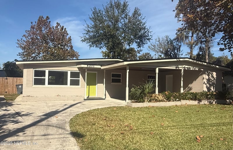 6203 Valens Dr, Jacksonville, FL 32216