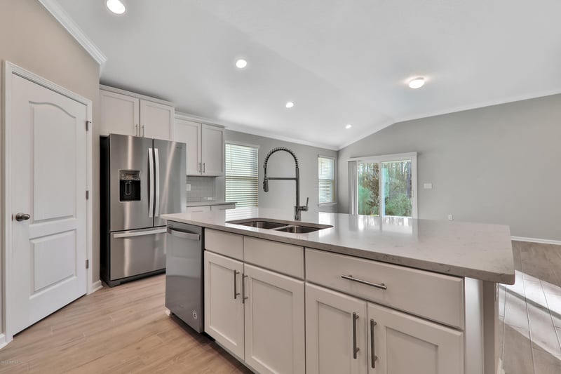 589 Glasgow Dr, St Johns, FL 32259