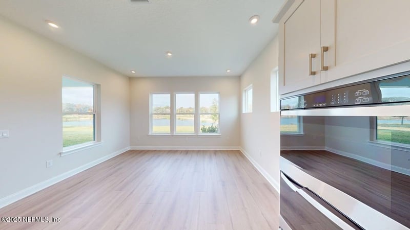 523 Sir Barton Dr, St Johns, FL 32259