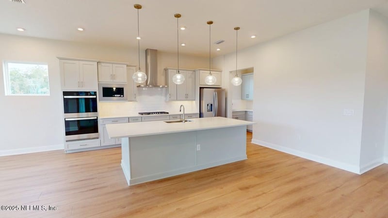 523 Sir Barton Dr, St Johns, FL 32259