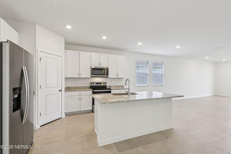 51 Ararat Dr, Palm Coast, FL 32137