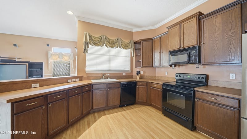 550 Alice Cove Ct, Jacksonville, FL 32218