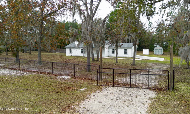 4656 Hedgehog St, Middleburg, FL 32068