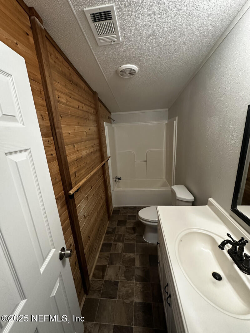 566 Dennis Ave, Orange Park, FL 32065