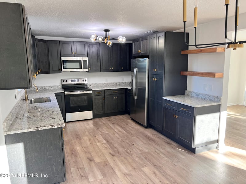 6203 Valens Dr, Jacksonville, FL 32216