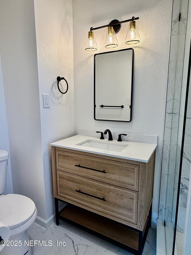 6203 Valens Dr, Jacksonville, FL 32216