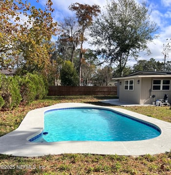 6203 Valens Dr, Jacksonville, FL 32216