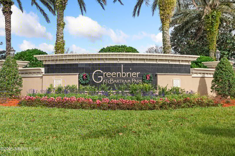 6865 Roundleaf Dr, Jacksonville, FL 32258