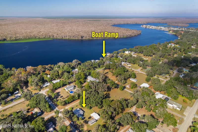 200 1st Ave, Welaka, FL 32193