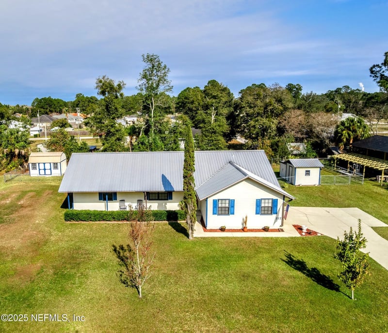 112 Camelot Dr, Palatka, FL 32177