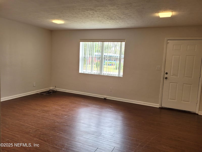 2034 Sprinkle Dr, Jacksonville, FL 32211