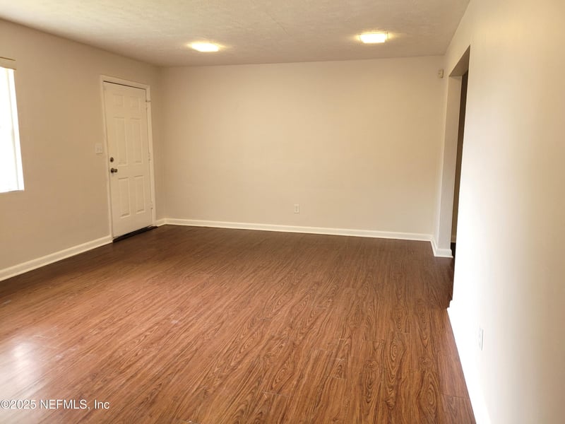 2034 Sprinkle Dr, Jacksonville, FL 32211