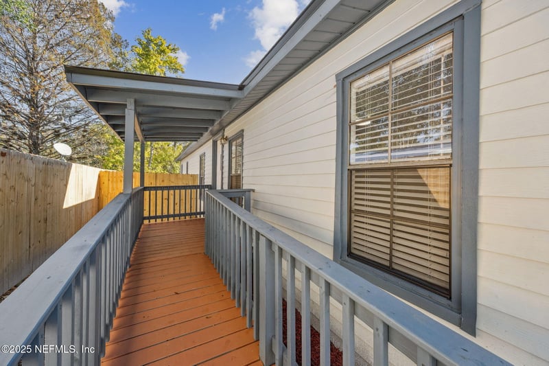 7611 Mc Cowan Dr, Jacksonville, FL 32244