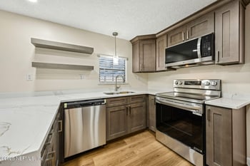 7611 Mc Cowan Dr, Jacksonville, FL 32244