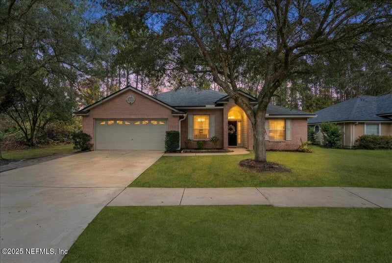 573 Misty Morning Ct, Jacksonville, FL 32218