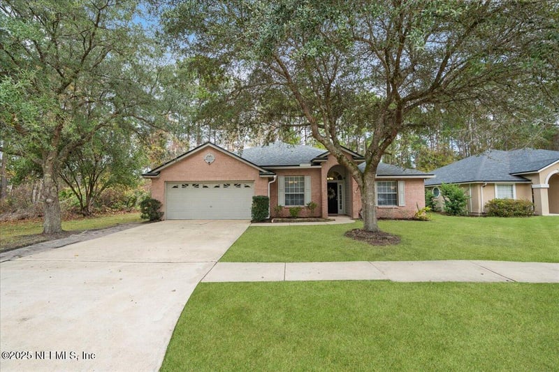 573 Misty Morning Ct, Jacksonville, FL 32218