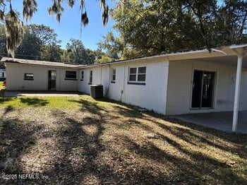 1861 Embassy Dr, Jacksonville, FL 32207