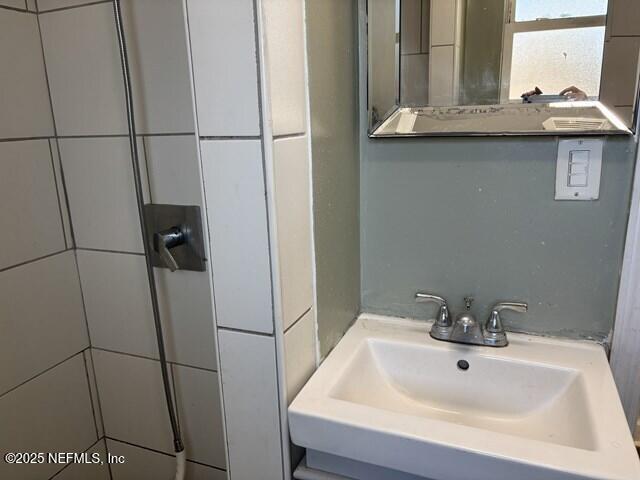 1861 Embassy Dr, Jacksonville, FL 32207