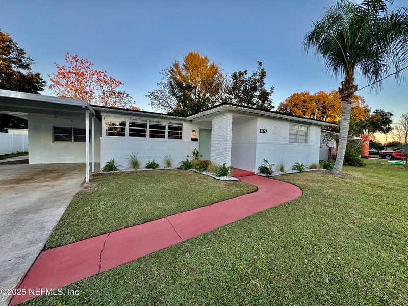 1157 Gunka Rd, Jacksonville, FL 32216