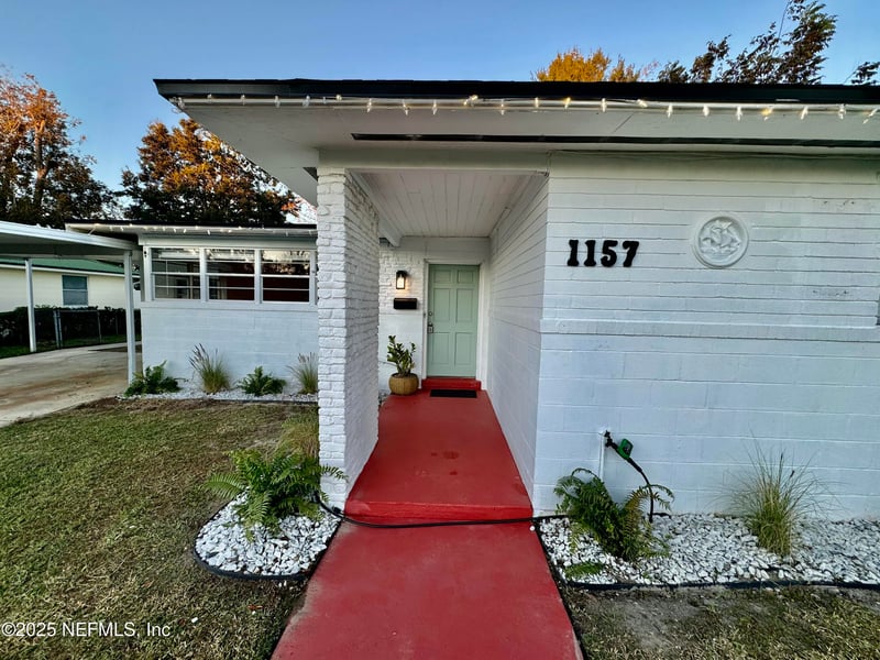 1157 Gunka Rd, Jacksonville, FL 32216