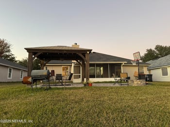 9436 Prosperity Lake Dr, Jacksonville, FL 32244