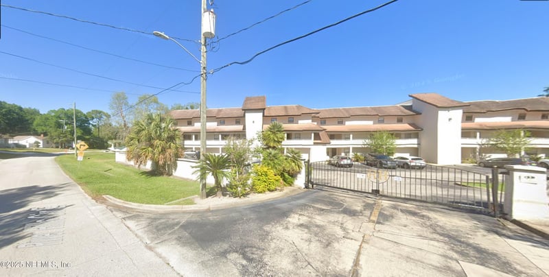 1307 River Hills Cir #16, Jacksonville, FL 32211