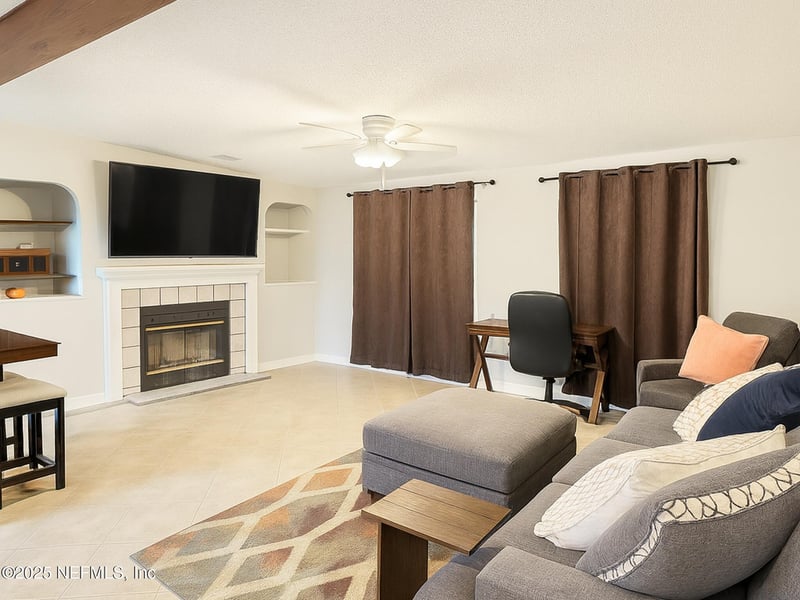 3385 Oak Leaf Ln, Middleburg, FL 32068