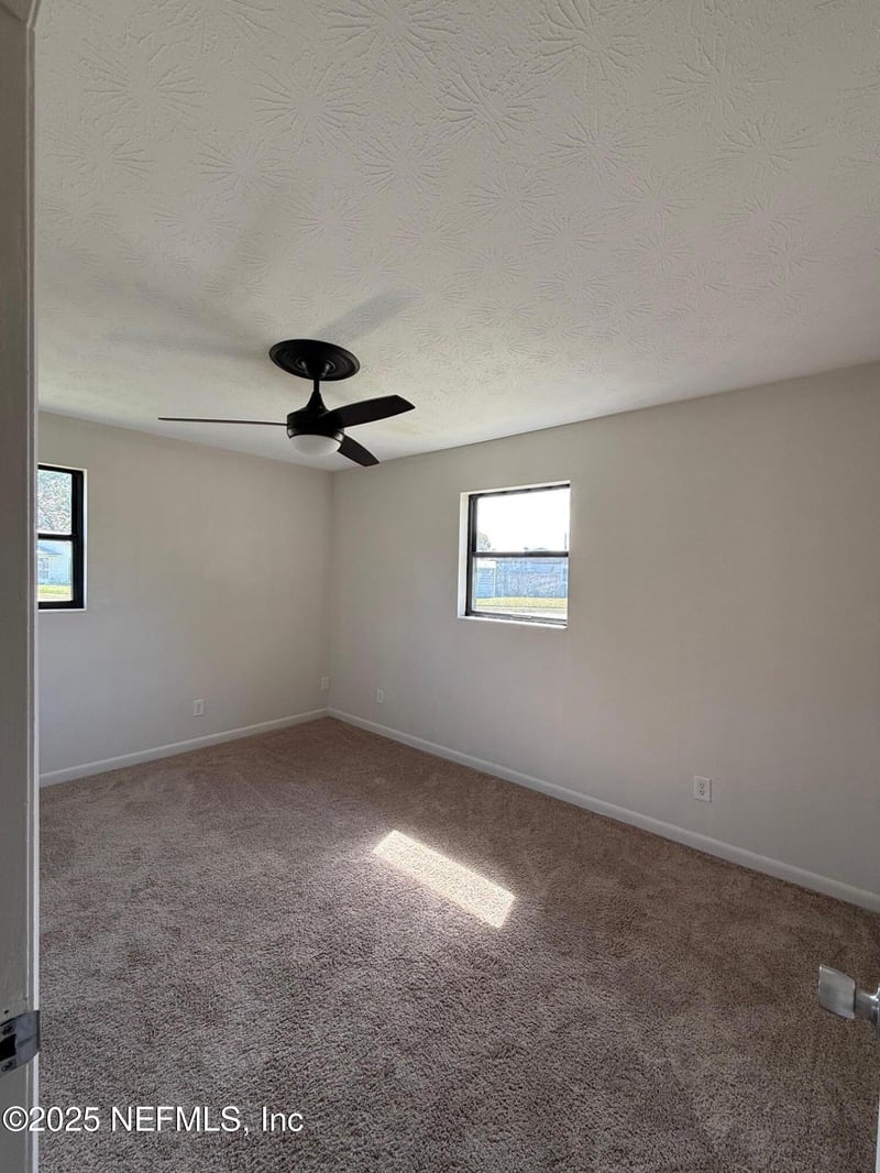 5445 Glorianne Dr, Jacksonville, FL 32207