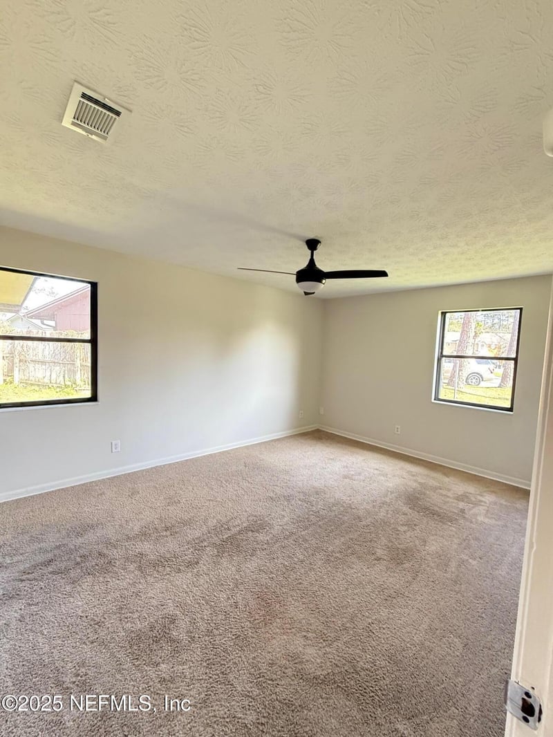 5445 Glorianne Dr, Jacksonville, FL 32207