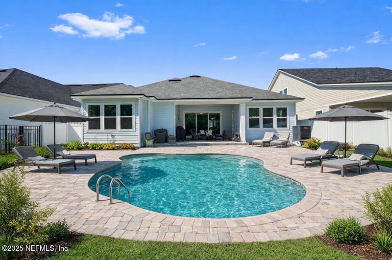 324 Sawgrass Dr, Yulee, FL 32097