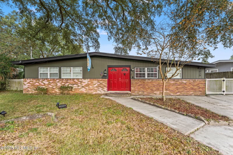 7029 Hielo Dr, Jacksonville, FL 32211