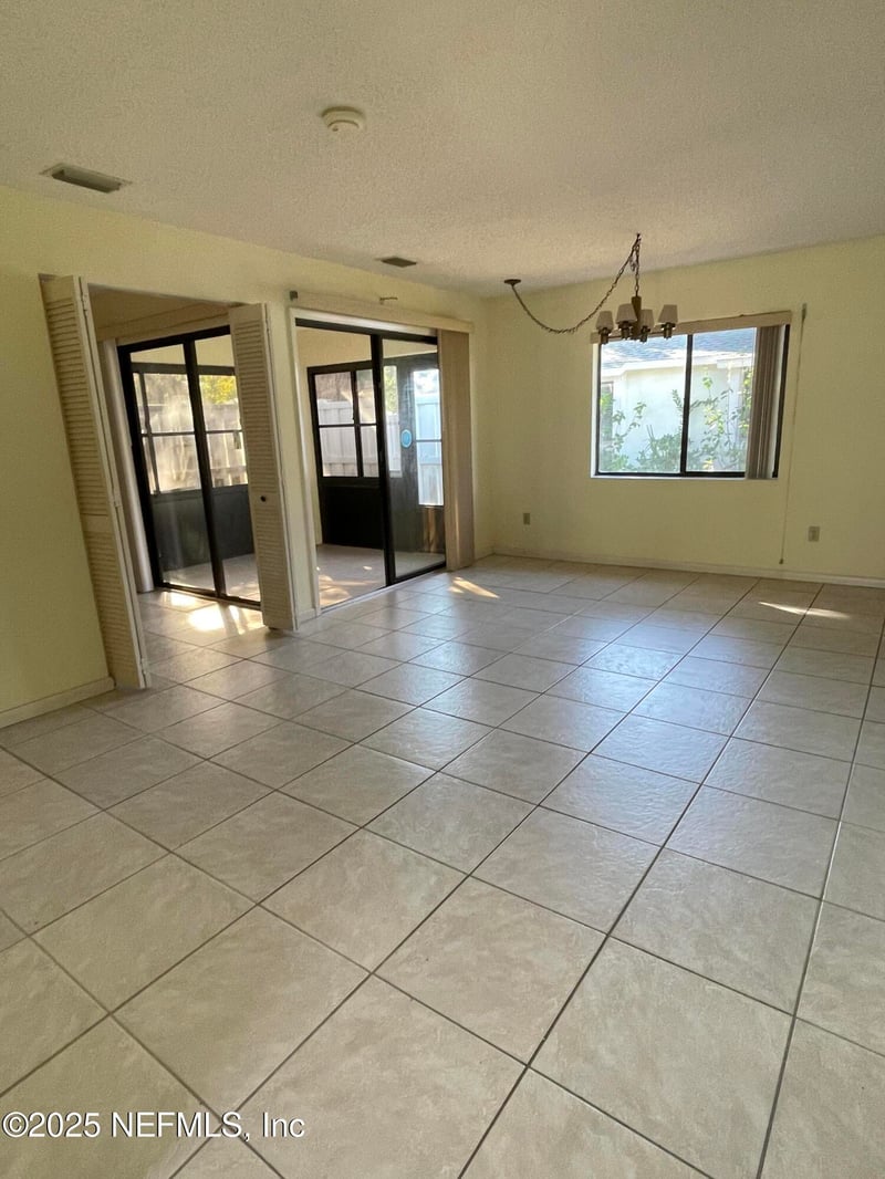 8 Lake Forest Pl, Palm Coast, FL 32137