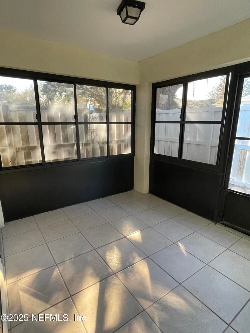 8 Lake Forest Pl, Palm Coast, FL 32137