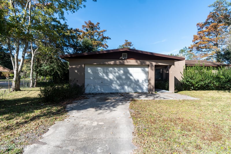 8657 Pine Park Dr, Jacksonville, FL 32219