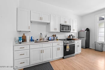 2203 College St, Jacksonville, FL 32205