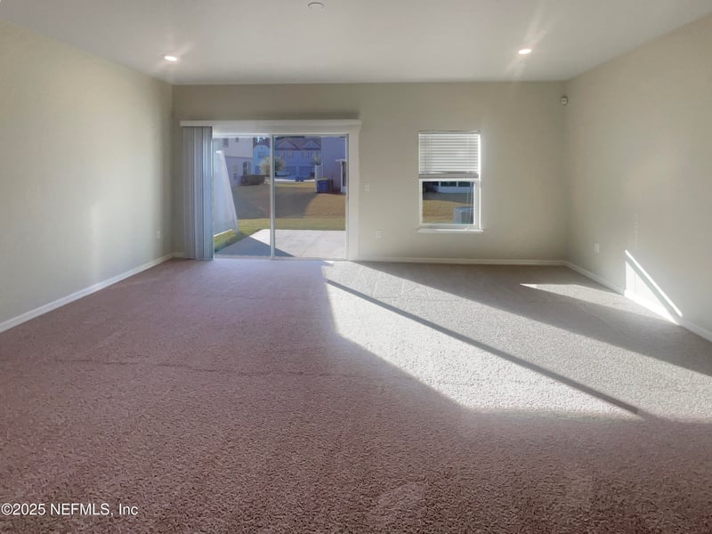 10560 Maidstone Cove Dr, Jacksonville, FL 32218