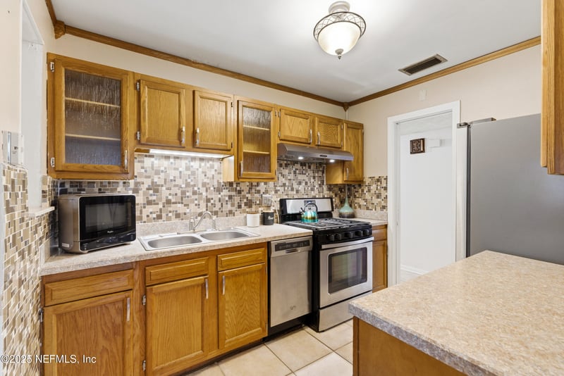 5741 Lake Lucina Dr, Jacksonville, FL 32211