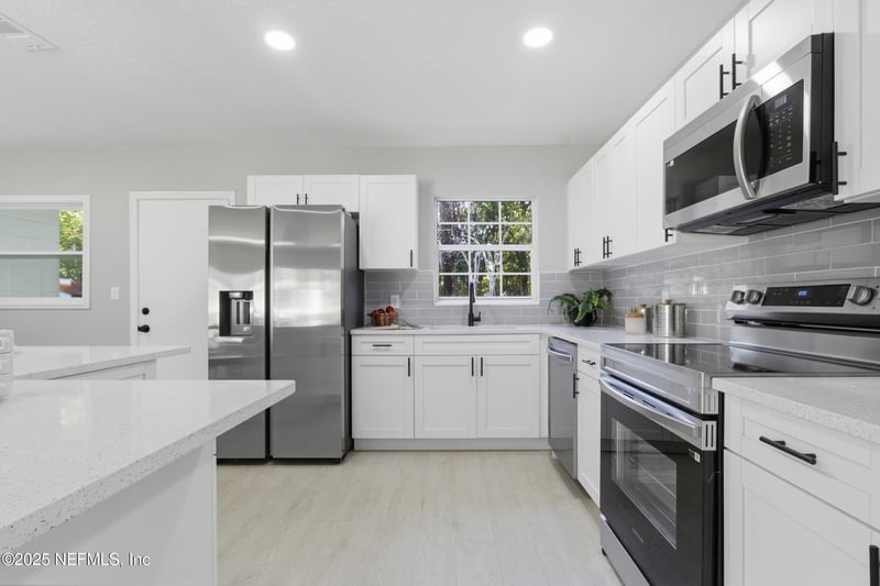 2147 Maney Dr, Jacksonville, FL 32216