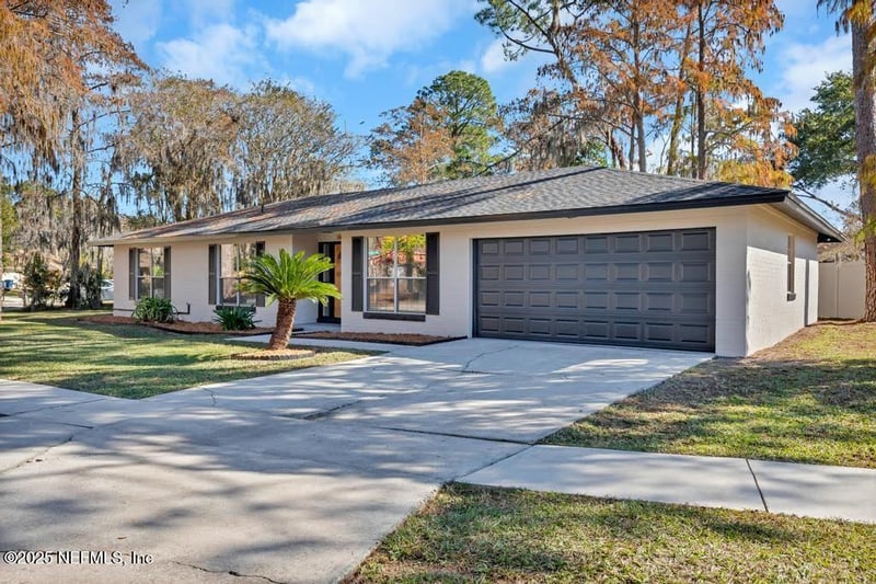 1647 Windy Oaks Dr, Jacksonville, FL 32225