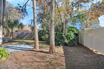 1647 Windy Oaks Dr, Jacksonville, FL 32225