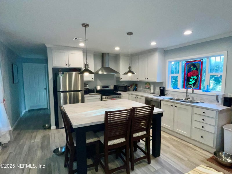 106 Lake Cir, Satsuma, FL 32189