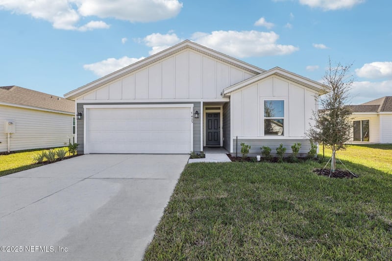 7425 Everett Forest Dr, Jacksonville, FL 32219