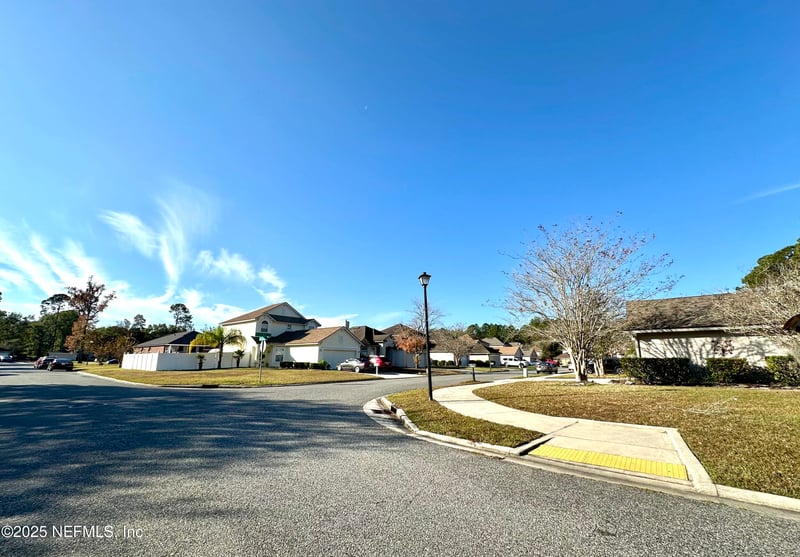6881 Morse Oaks Dr, Jacksonville, FL 32244
