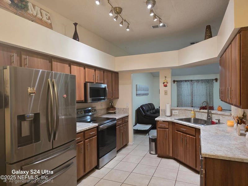 615 Abbey Ct, Orange Park, FL 32073